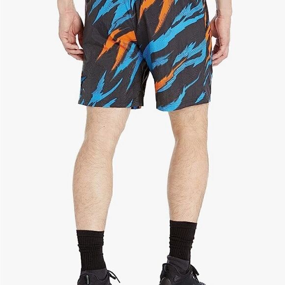 New Adidas Men's TRVL
Print Shorts in Black at Nordstrom, Size Medium - Picture 10 of 14